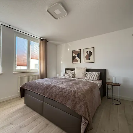 Moderne & Sonnige Mit Lift & Stellplatz In Plauen-reusa Lägenhet *
