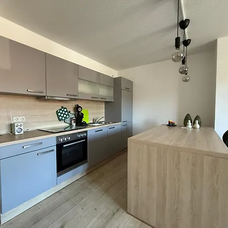 Lägenhet Moderne & Sonnige Mit Lift & Stellplatz In Plauen-reusa Plauen